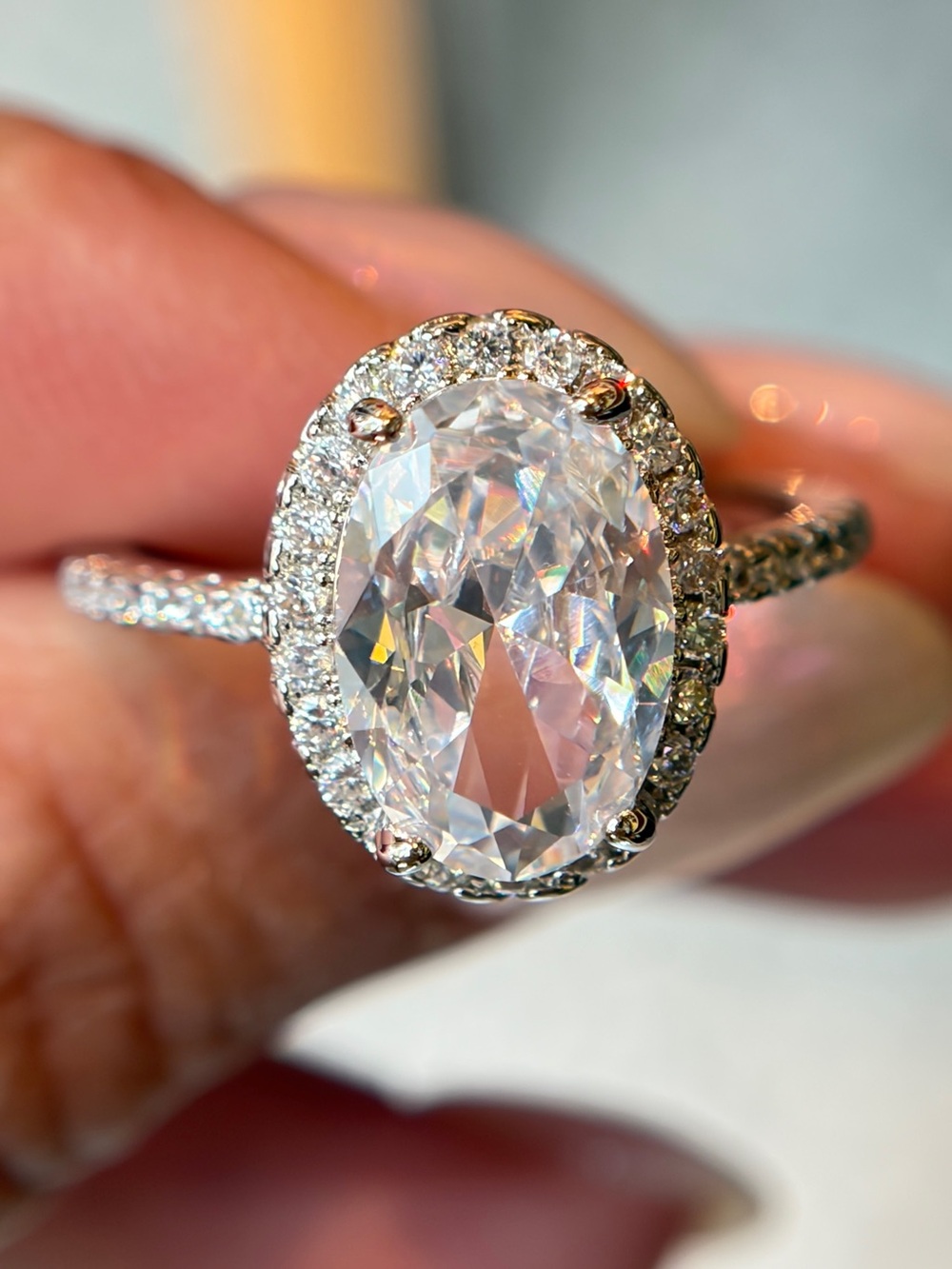 New 4.0Ct Oval Cut Cubic Zirconia Stones  Halo Accents Solitaire Ring in 7 - Picture 6 of 8